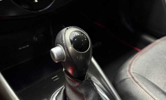 Kia Motors Cerato 1.6 16V Aut. 2011 Gasolina-10