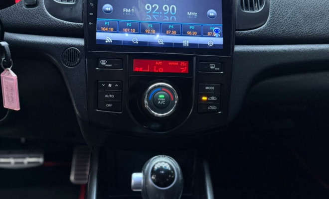 Kia Motors Cerato 1.6 16V Aut. 2011 Gasolina-8