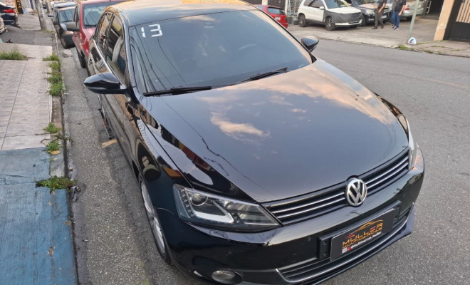 VW - VolksWagen JETTA Highline 2.0 TSI 16V 4p Tiptronic 2013 Flex-14