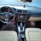 VW - VolksWagen JETTA Highline 2.0 TSI 16V 4p Tiptronic 2013 Flex-8