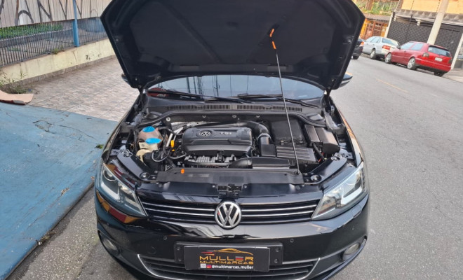 VW - VolksWagen JETTA Highline 2.0 TSI 16V 4p Tiptronic 2013 Flex-5