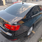 VW - VolksWagen JETTA Highline 2.0 TSI 16V 4p Tiptronic 2013 Flex-18