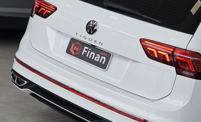 VW - VolksWagen TIGUAN Allspac R-Line 300 TSI 2.0  2025 Gasolina-15