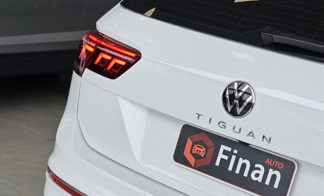 VW - VolksWagen TIGUAN Allspac R-Line 300 TSI 2.0  2025 Gasolina-16