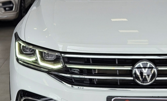 VW - VolksWagen TIGUAN Allspac R-Line 300 TSI 2.0  2025 Gasolina-3