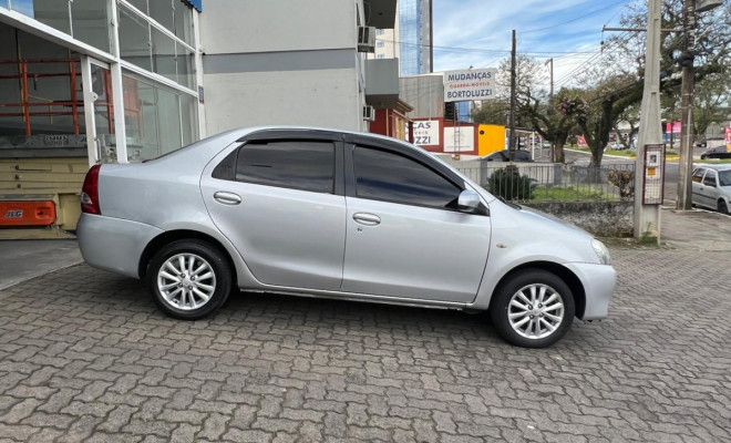 Toyota ETIOS XLS 1.5 Flex 16V 5p Mec. 2014 Flex-0