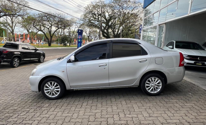 Toyota ETIOS XLS 1.5 Flex 16V 5p Mec. 2014 Flex-4