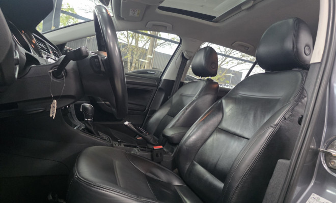 VW - VolksWagen Golf Comfort. 200 TSI 1.0 Flex 12V Aut. 2018 Flex-4