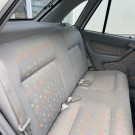 VW - VolksWagen Gol 1.0 Power 16v 76cv 4p 2002 Gasolina-9