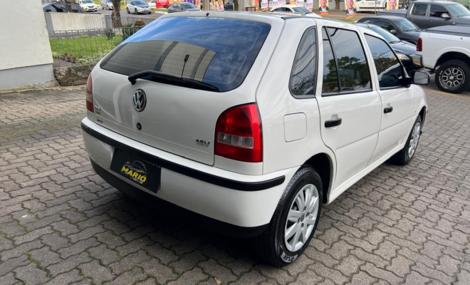 VW - VolksWagen Gol 1.0 Power 16v 76cv 4p 2002 Gasolina-1