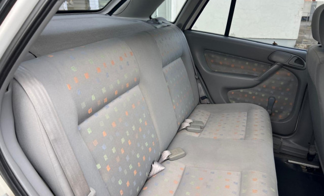 VW - VolksWagen Gol 1.0 Power 16v 76cv 4p 2002 Gasolina-9
