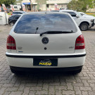 VW - VolksWagen Gol 1.0 Power 16v 76cv 4p 2002 Gasolina-2