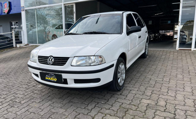 VW - VolksWagen Gol 1.0 Power 16v 76cv 4p 2002 Gasolina-5