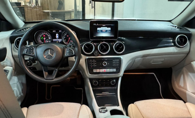 Mercedes-Benz CLA-180 1.6 16V 122cv Aut. 2018 Gasolina-9
