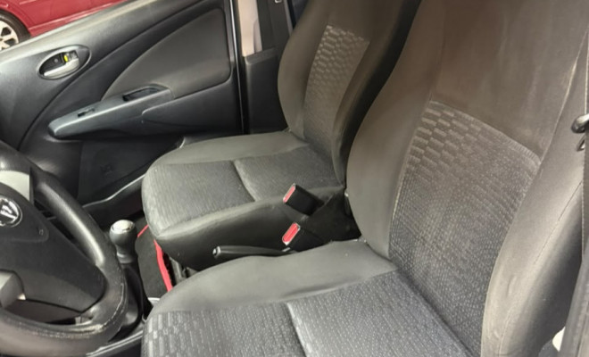Toyota ETIOS XS 1.5 Flex 16V 5p Mec. 2014-13