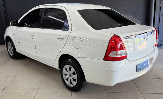 Toyota ETIOS XLS Sedan 1.5 Flex 16V 4p Mec. 2014 Flex-6