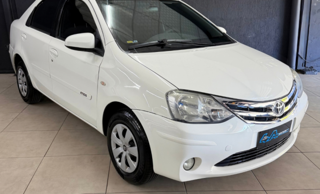 Toyota ETIOS XLS Sedan 1.5 Flex 16V 4p Mec. 2014 Flex-1