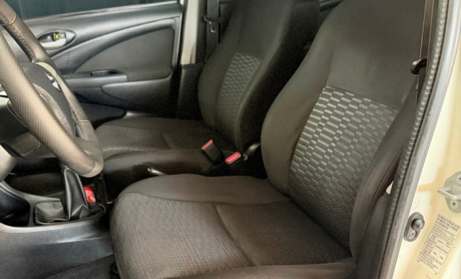 Toyota ETIOS XLS Sedan 1.5 Flex 16V 4p Mec. 2014 Flex-4