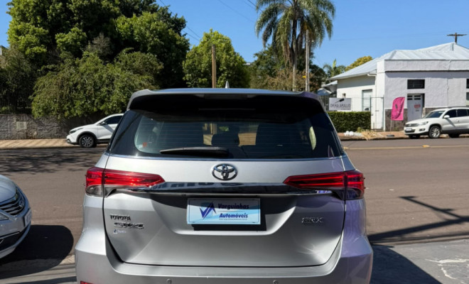 Toyota Hilux SW4 SRX 4x4 2.8 TDI 16V Dies. Aut. 2017 Diesel-13