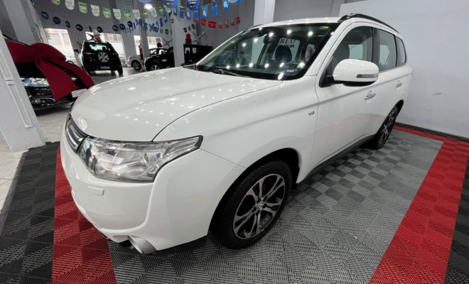 Mitsubishi OUTLANDER 3.0/ GT 3.0 V6 Aut. 2014 Gás-1