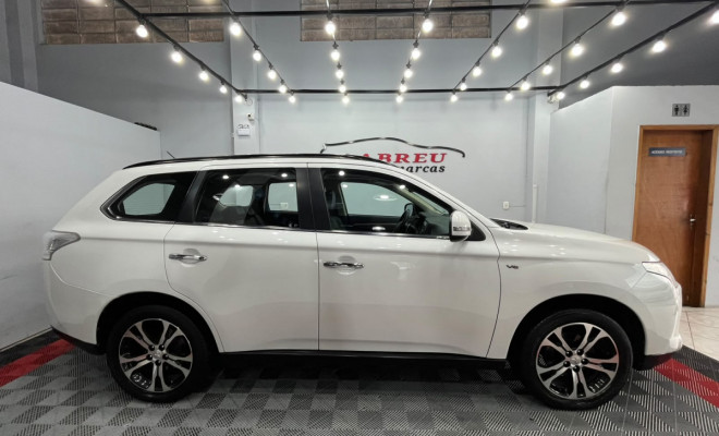 Mitsubishi OUTLANDER 3.0/ GT 3.0 V6 Aut. 2014 Gás-5