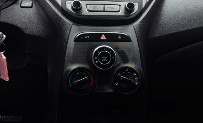 Hyundai HB20 C.Style/C.Plus 1.6 Flex 16V Aut. 2016-8