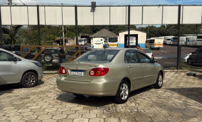 Toyota Corolla XEi 1.8/1.8 16V Mec. 2003 Gasolina-2