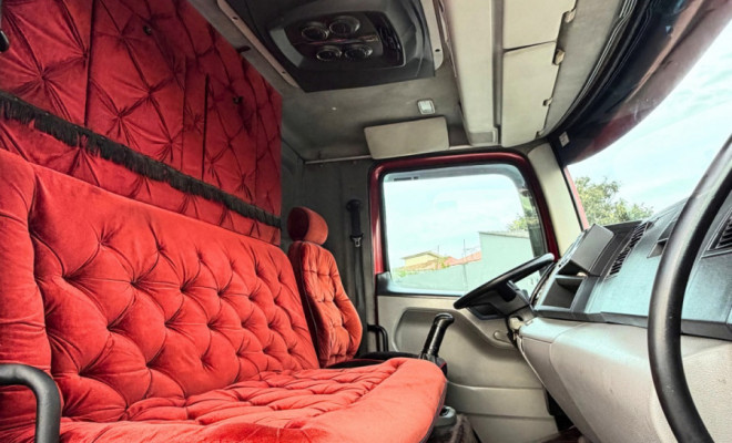 VOLKSWAGEN 24-250 E Constellation 3-Eixos 2p (diese 2009 Diesel-11