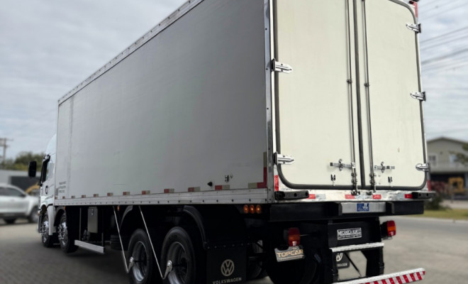 VOLKSWAGEN 24-250 E Constellation 3-Eixos 2p (diese 2012 Diesel-3