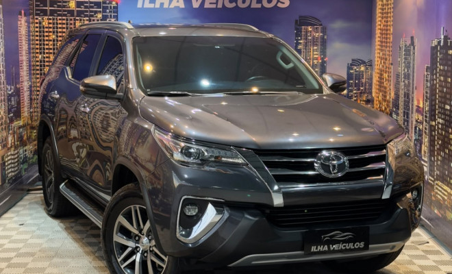 Toyota Hilux SW4 SRX 4x4 2.8 TDI 16V Dies. Aut. 2019 Diesel-0