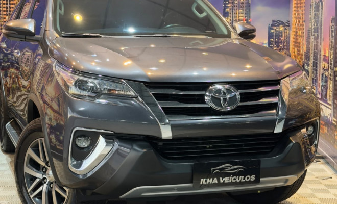 Toyota Hilux SW4 SRX 4x4 2.8 TDI 16V Dies. Aut. 2019 Diesel-10