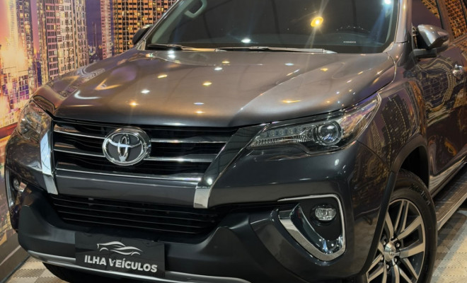 Toyota Hilux SW4 SRX 4x4 2.8 TDI 16V Dies. Aut. 2019 Diesel-12