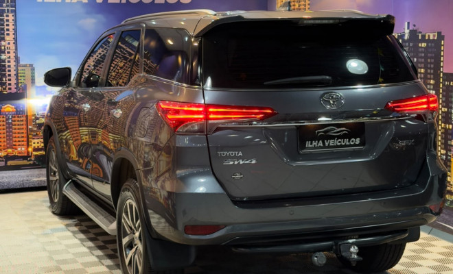 Toyota Hilux SW4 SRX 4x4 2.8 TDI 16V Dies. Aut. 2019 Diesel-1