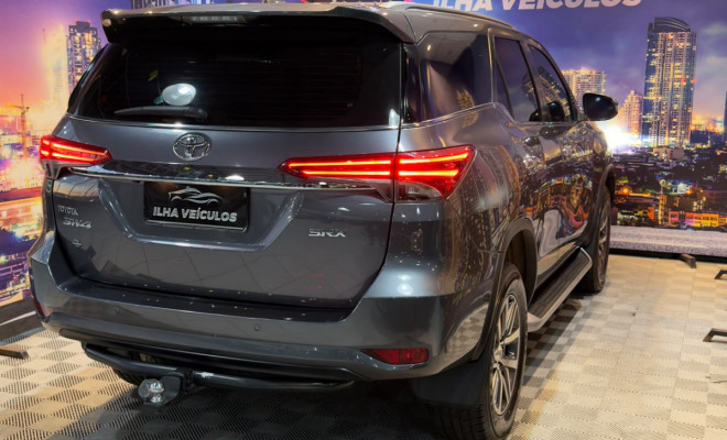 Toyota Hilux SW4 SRX 4x4 2.8 TDI 16V Dies. Aut. 2019 Diesel-2