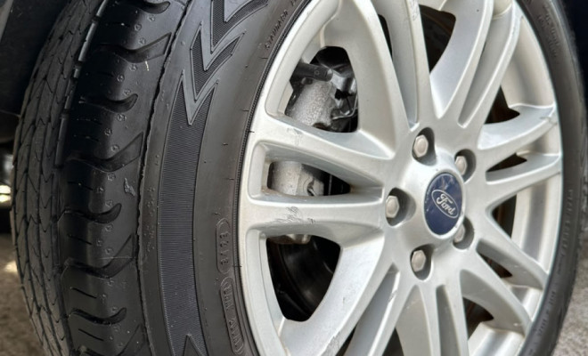 Ford Focus Sedan 2.0 Flex - 2013-5