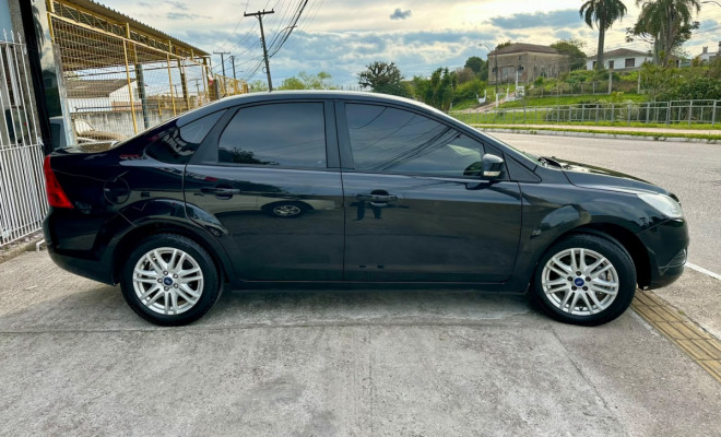 Ford Focus Sedan 2.0 Flex - 2013-1
