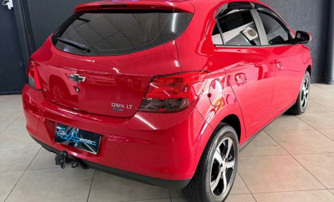 GM - Chevrolet ONIX HATCH LT 1.4 8V FlexPower 5p Mec. 2013 Flex-10