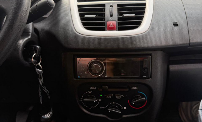 Peugeot 207 Sedan Passion XR 1.4 Flex 8V 4p 2012 Flex-5