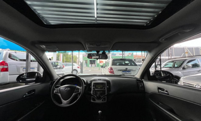 Hyundai i30 2.0 16V 145cv 5p Aut. 2011 Gasolina-7