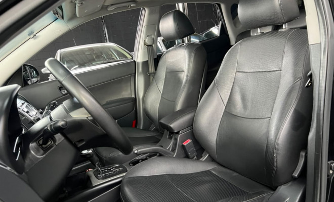 Hyundai i30 2.0 16V 145cv 5p Aut. 2011 Gasolina-9