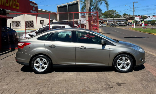Ford Focus Sedan 2.0 16V/2.0 16V Flex 4p Aut. 2014 Flex-4