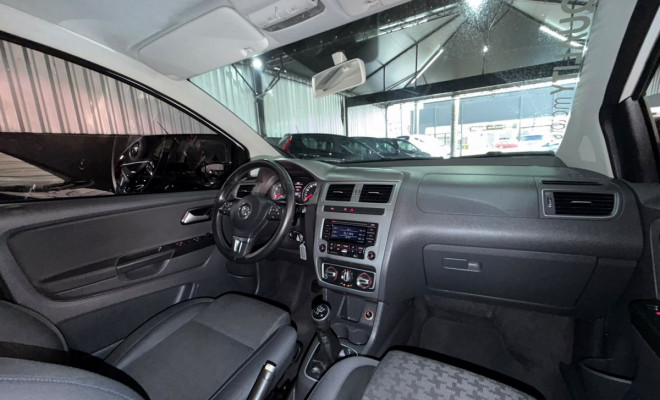 VW - VolksWagen Fox Comfortline 1.6 Flex 8V 5p 2015 Flex-8