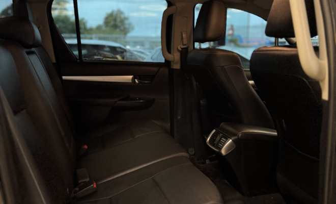 Toyota Hilux CD SRV 4x4 2.8 TDI Diesel Aut. 2020 Diesel-28