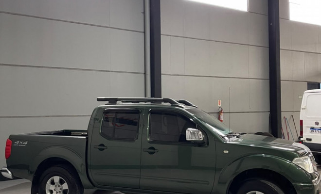 Nissan Frontier LE CD 4x4 2.5 TB Diesel Mec. 2010 Diesel-1