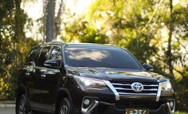 Toyota Hilux SW4 SRX 4x4 2.8 TDI 16V Dies. Aut. 2017 Diesel-1