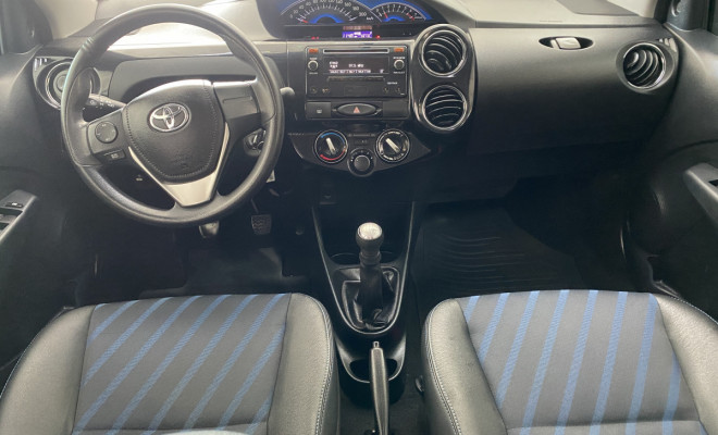 Toyota ETIOS XS Sedan 1.5 Flex Mec 2015-6