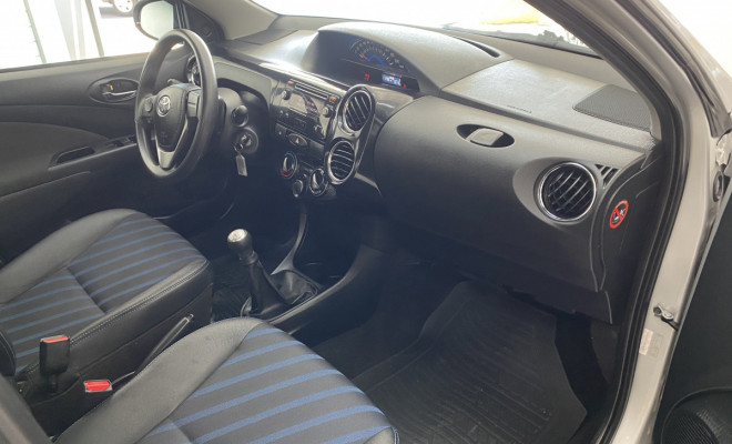 Toyota ETIOS XS Sedan 1.5 Flex Mec 2015-7