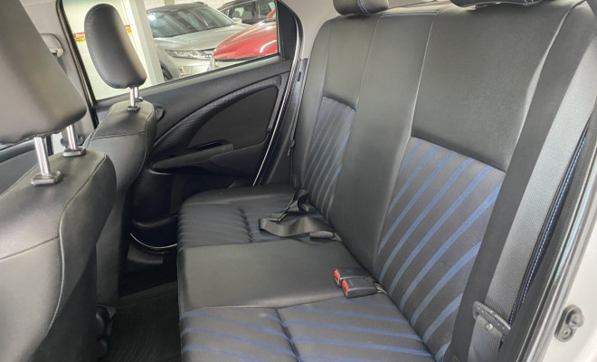 Toyota ETIOS XS Sedan 1.5 Flex Mec 2015-10