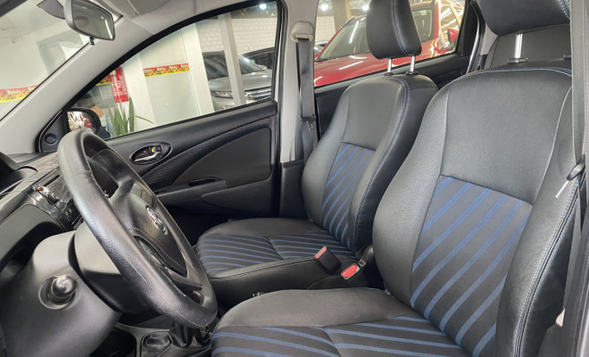 Toyota ETIOS XS Sedan 1.5 Flex Mec 2015-8