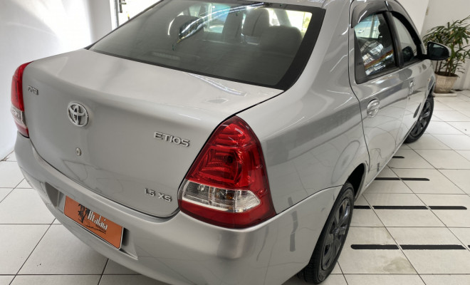 Toyota ETIOS XS Sedan 1.5 Flex Mec 2015-4